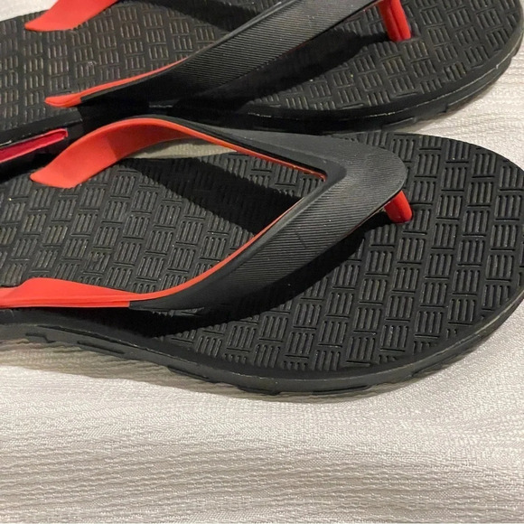 Qtech size 40 flip flops - Picture 4 of 8